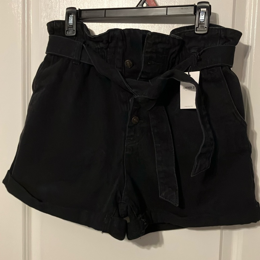 Women’s Forever 21 black denim shorts